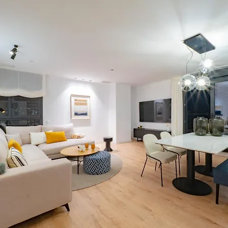 Cubo's Luxury Urban Sky 12 Malaga